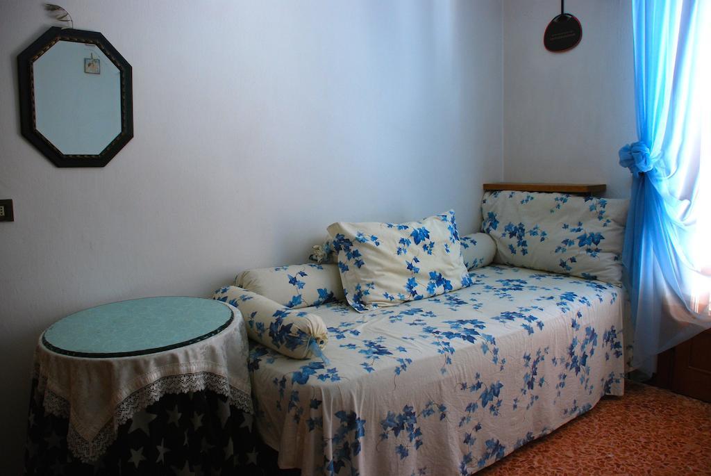 Bed And Breakfast Il Girasole ランポレッキオ 部屋 写真